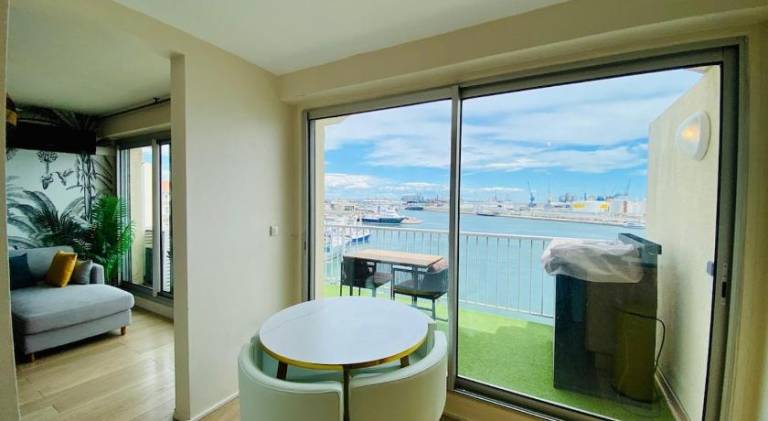 Rental apartment with patio & BBQ — photo 3