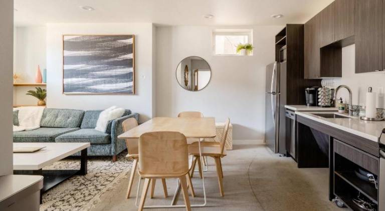 Holiday apartment with 2 rooms for 4 persons in Portland, OR