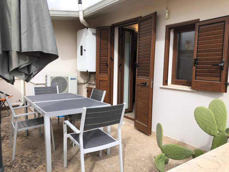 Family-friendly pleasant holiday apartment with patio & pool | City view | Pets are welcome — photo 5
