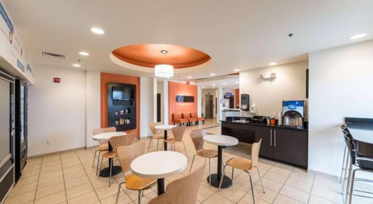 Motel 6 Laredo, TX - Airport — photo 3