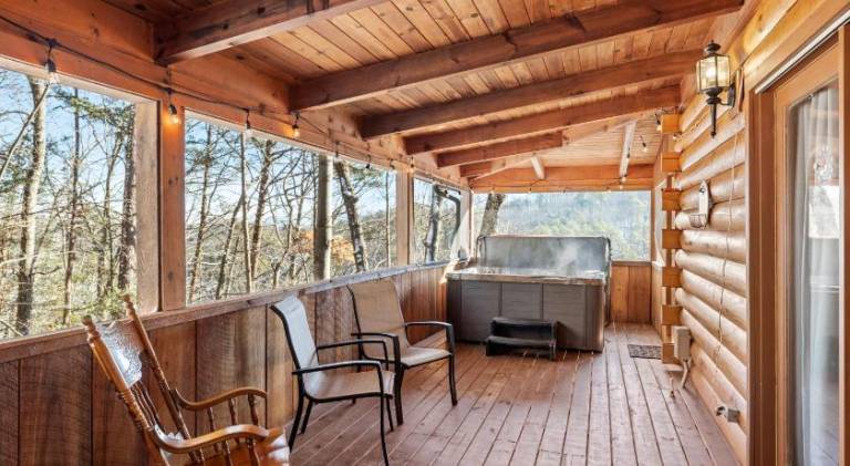 Vacation home with jacuzzi — photo 3