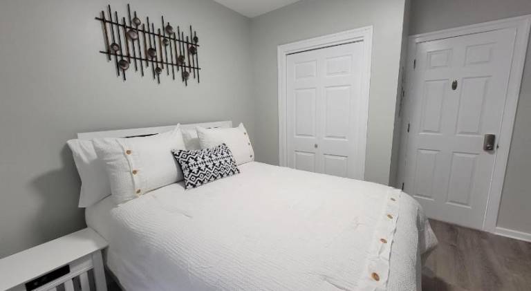 One room for rent shared bathroom and kitchen