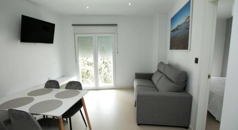 Serviced apartment with patio — photo 3