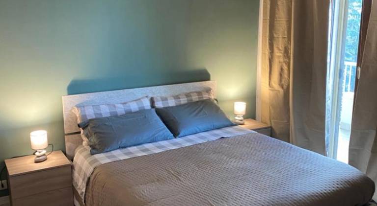 Rental apartment with 1 room for 4 persons in Novara