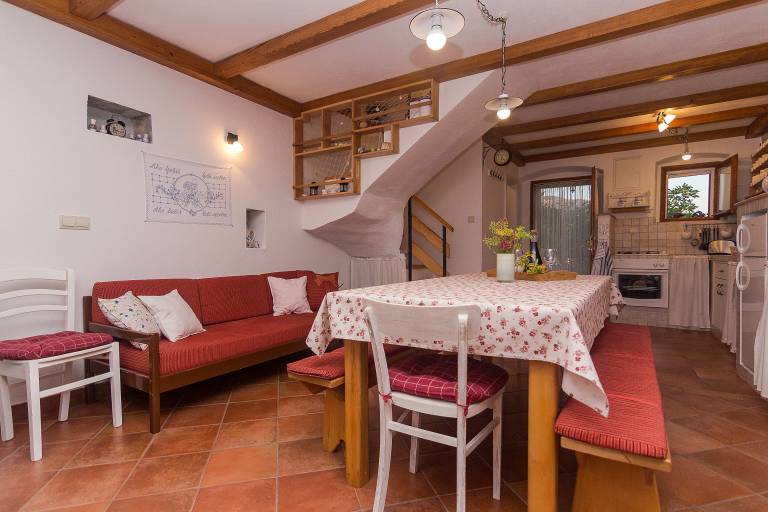 House with yard, barbeque & patio | Sea view in Tucepi