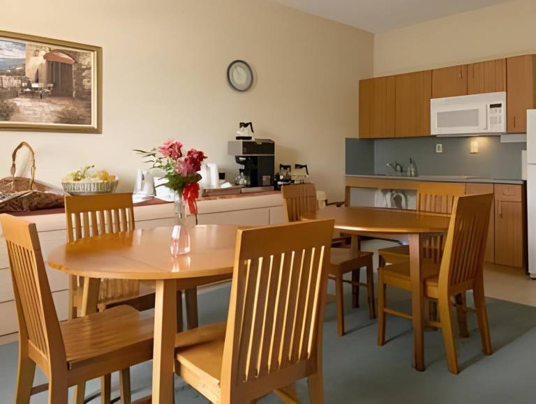 Travelodge Suites by Wyndham Lake Okeechobee — photo 2