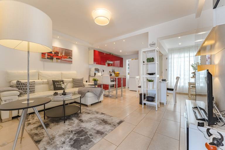 Fully equipped pleasant apartment with yard, terrace & heated pool | Pets allowed — photo 4