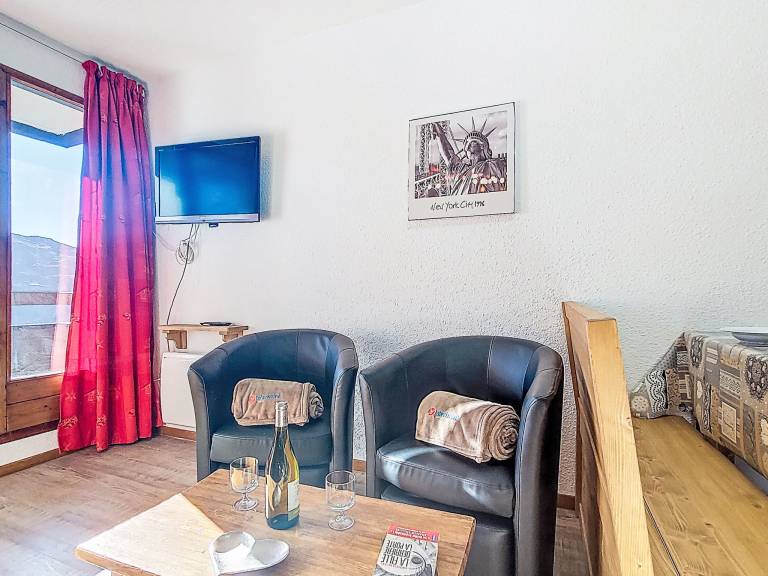 Holiday apartment with 1 room for 4 persons in Les Belleville