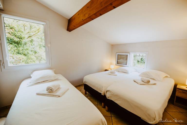 Holiday Home 'Gite Villa T3' with Shared Pool, Wi-Fi and Air Conditioning in Aubenas