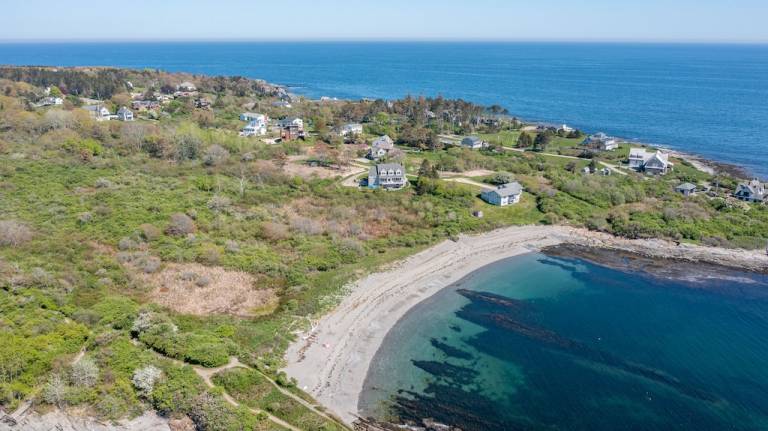 House  Pond Cove