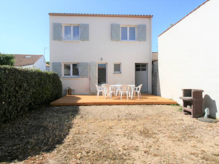Charming House in Town Center, 500m from Beach, Close to Shops — photo 3