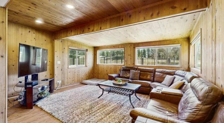 House with hot tub | Dogs allowed — photo 2