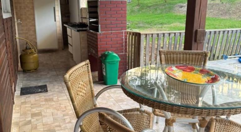 Vacation home with pool | Pet-friendly — photo 4