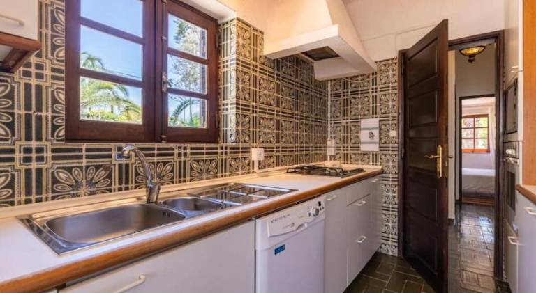 Villa with pool | Pet-friendly — photo 5