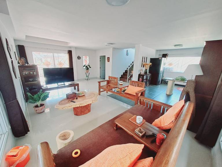 Villa with yard & pool | Water view | Perfect for remote work | Dogs allowed in Chiang Mai