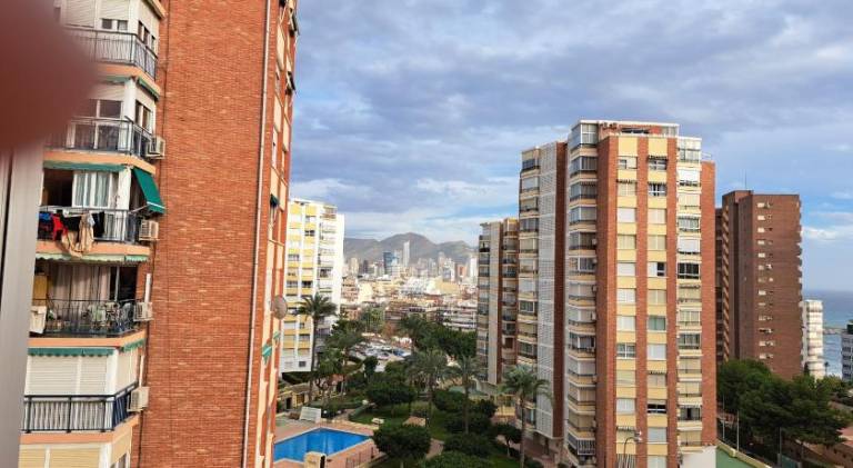 Holiday apartment with private pool, garden & patio in Benidorm