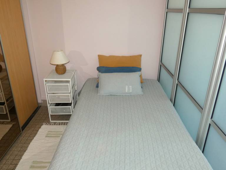 Beautiful 1-bedroom apartment for 5 near the beach — photo 5
