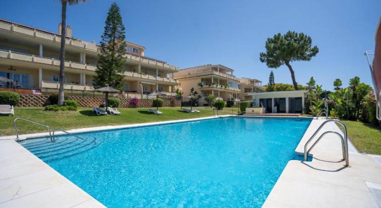 Mediterranean apt with seaview, 365-Day open pool and walking distance to the beach — photo 3