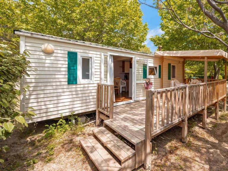 Mobile home with pool & terrace — photo 4