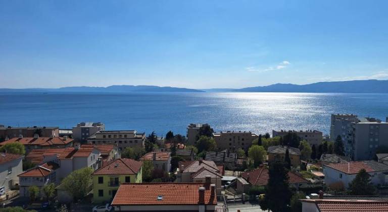 Rental apartment with 2 rooms for 6 persons in Rijeka