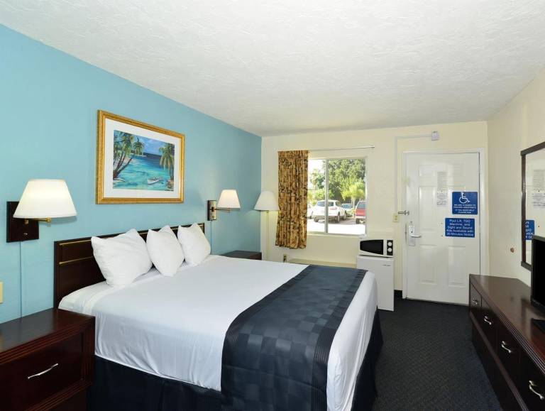 Americas Best Value Inn Bradenton Sarasota — photo 2
