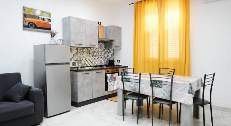 House with 2 rooms for 5 persons in Avola