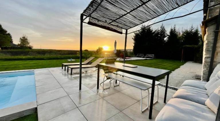 Vacation home with pool — photo 3