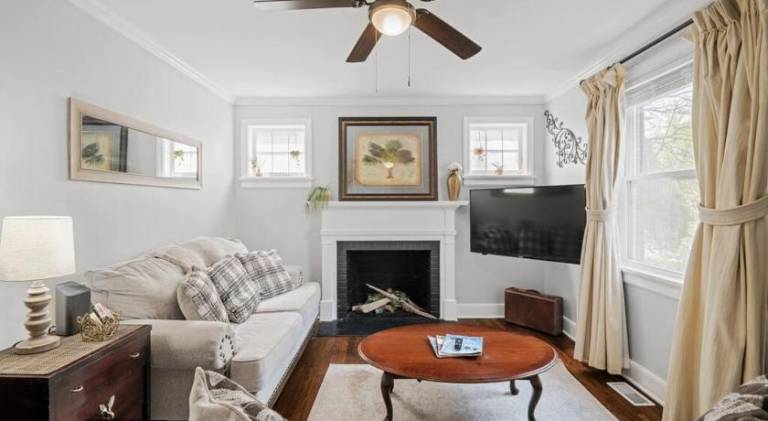 House | Dogs allowed in Richmond, VA