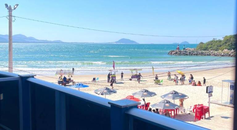 Pleasant apartment with BBQ & patio | Beach nearby | Pets allowed in Florianópolis