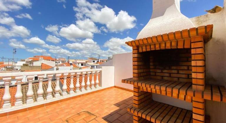 Apartment with grill & terrace in Lagos