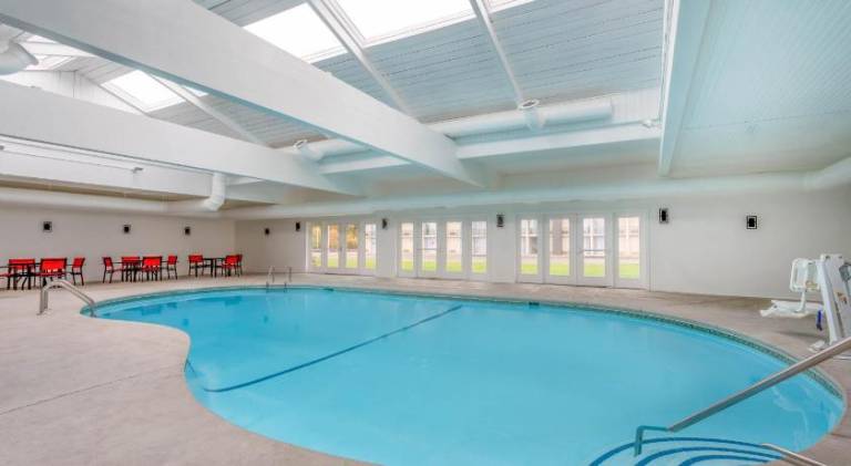 Ramada by Wyndham Hartford North / Bradley Airport — photo 5
