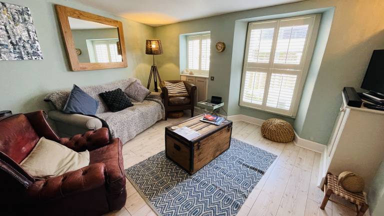 Family-friendly charming cottage with yard | City view | Pet-friendly — photo 3