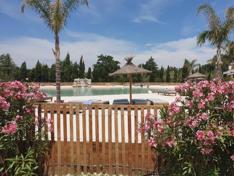 Children-friendly nice mobile home with heated pool, patio & grill | Pets are welcome — photo 2