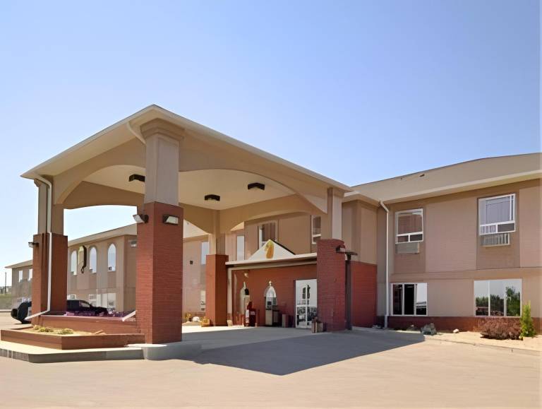 Clarion Pointe in Ponoka, AB