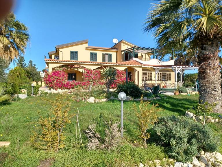 Hostel  Butera