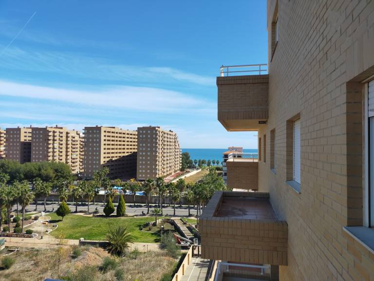 Holiday apartment with pool & patio in Oropesa del Mar
