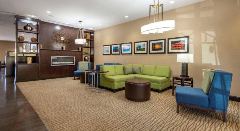 Comfort Suites Huntersville near Lake Norman — photo 2