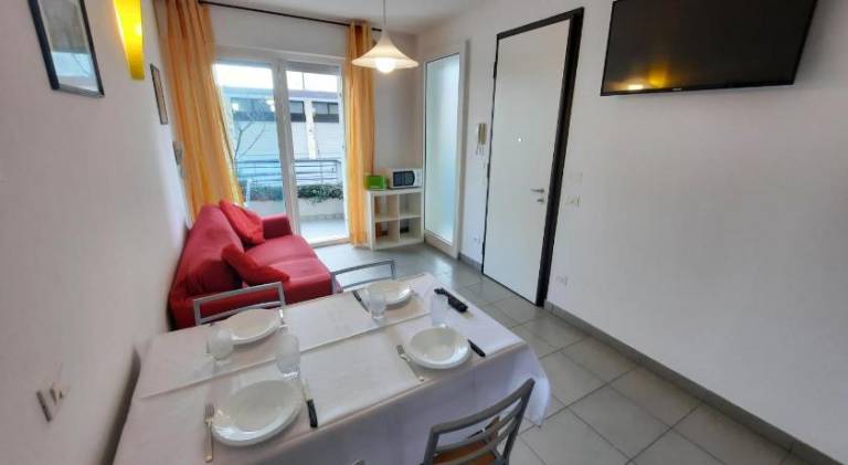 Apartment with garden & patio — photo 3