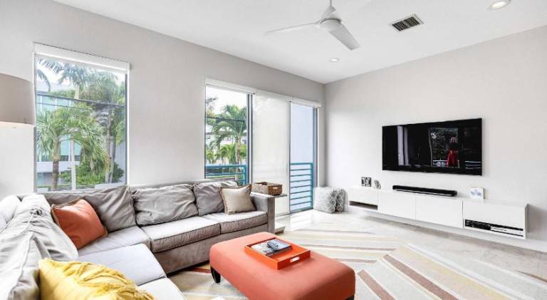 House with pool | Near Las Olas Boulevard — photo 2