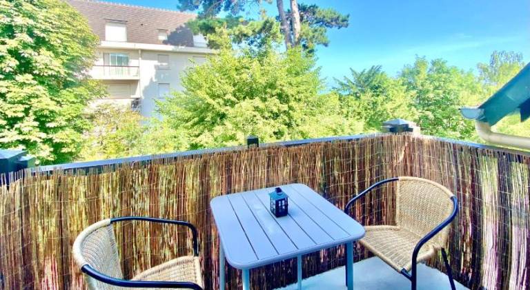 Holiday apartment with patio in Villers-sur-Mer