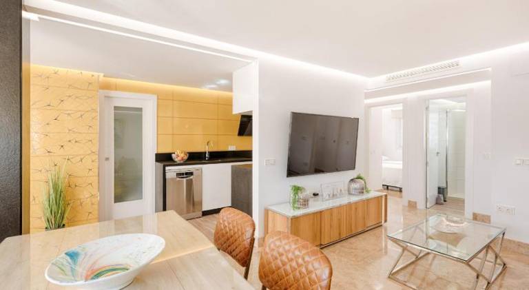 Apartment with pool in Estepona