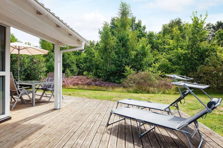 Vacation home with garden, terrace & jacuzzi | Close to the beach | Pet-friendly — photo 3