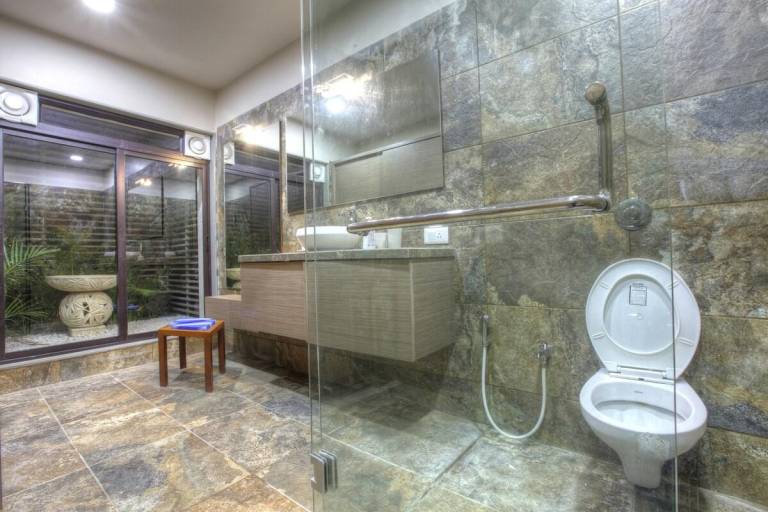 Villa with pool & garden | Pets allowed — photo 5