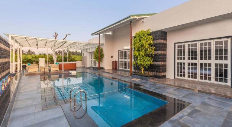 1000 m&sup2; Villa
