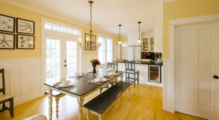 Spacious vacation home with pool | Close to the beach | Pets allowed — photo 4