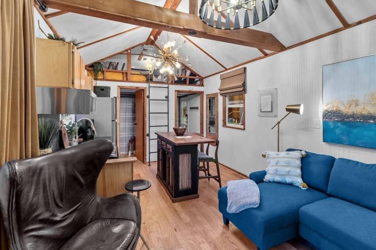 Cabin  Western Hills and Yarborough Subdivision