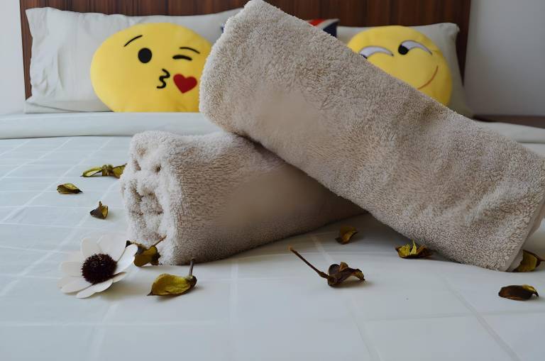 Apartment | Close to Wat Chayamangkalaram | Good for workation | Dogs allowed in George Town