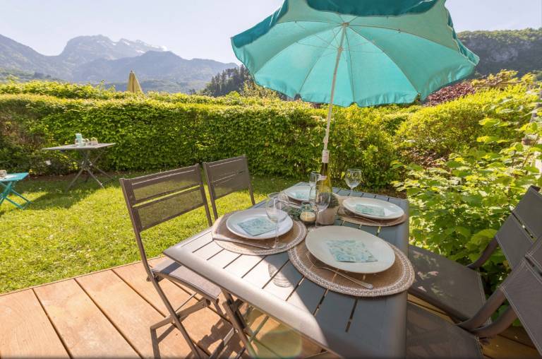 Apartment with garden & terrace | Lake view — photo 2