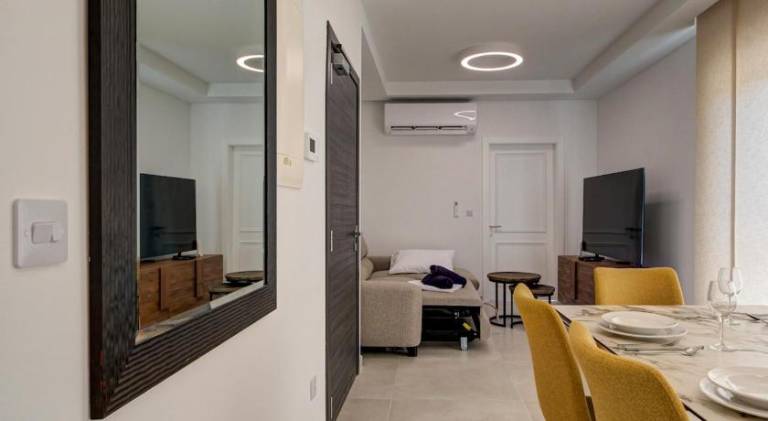 Beautiful Modern Penthouse with Pool and Sea View — photo 5