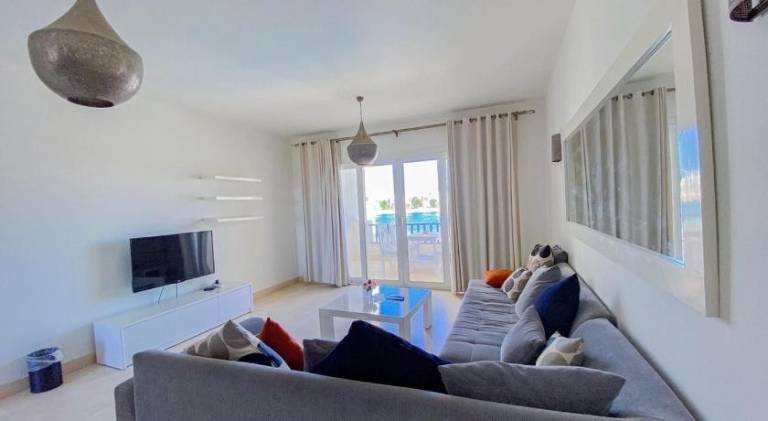 Holiday apartment with terrace & pool — photo 2